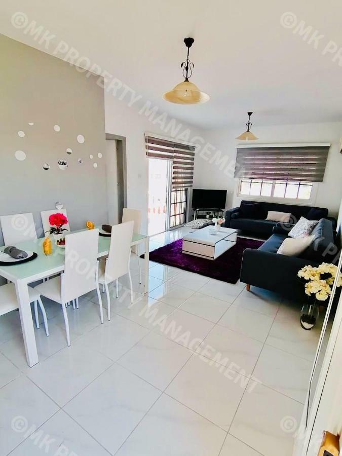 Lysia Sea-View Apartment Larnaca Dış mekan fotoğraf